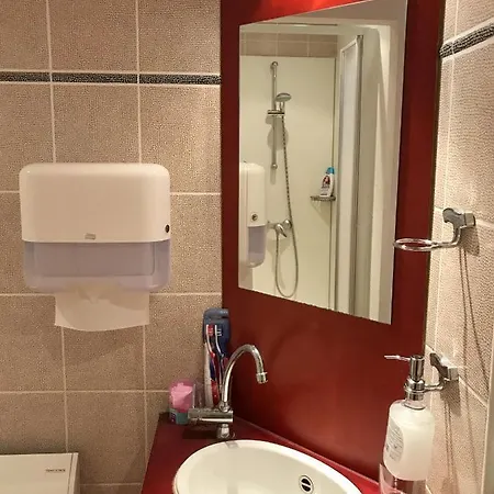 Homestay Sehr Zentrales Und Modernes In Mit Gemeinschaftsbad *