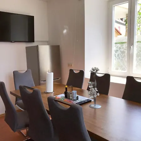 Sehr Zentrales Und Modernes In Mit Gemeinschaftsbad Homestay