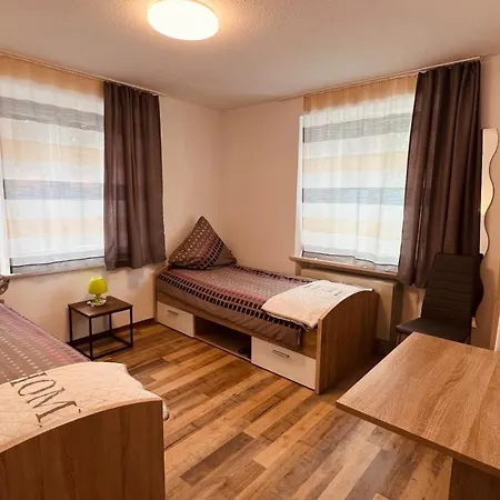 Sehr Zentrales Und Modernes In Mit Gemeinschaftsbad *